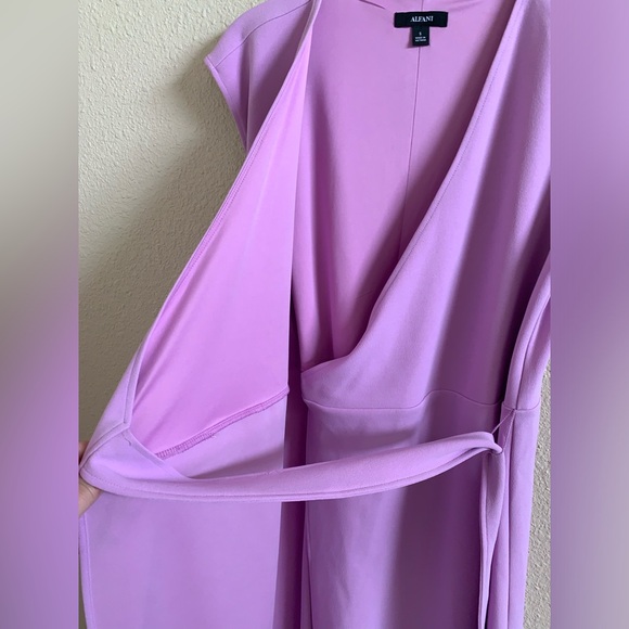 ALFANI Cap-sleeve Lavender Wrap Dress 🌴 - Picture 5 of 10